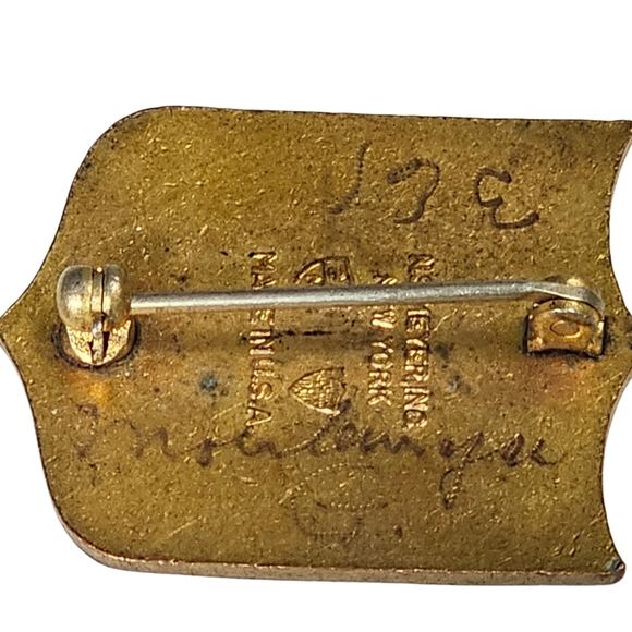 Vtg Missouri Military Academy Mexico Red Enamel Shield Sword Pin Badge DUI USA - Picture 3 of 5